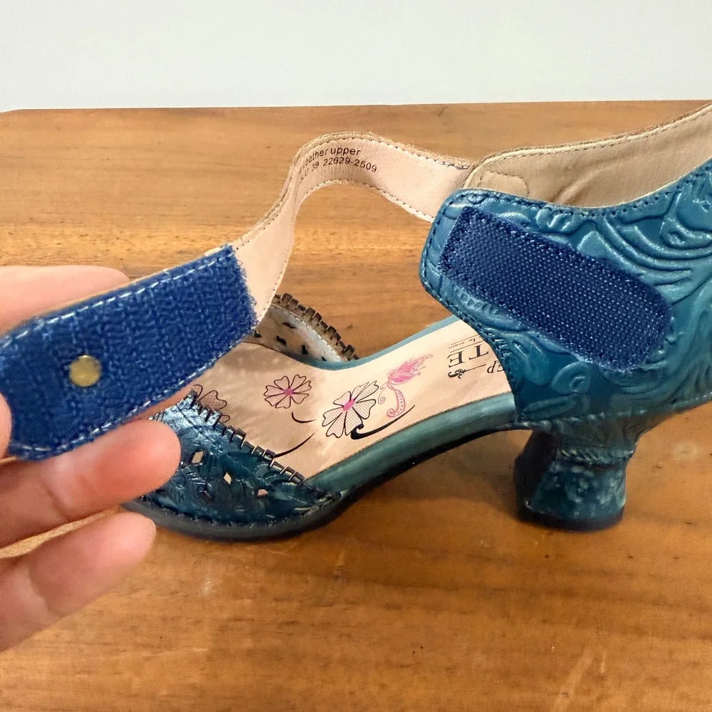 Spring Step LArtiste Visionary-Blu Teal Leather Floral Cutout Mary Jane Heels 39